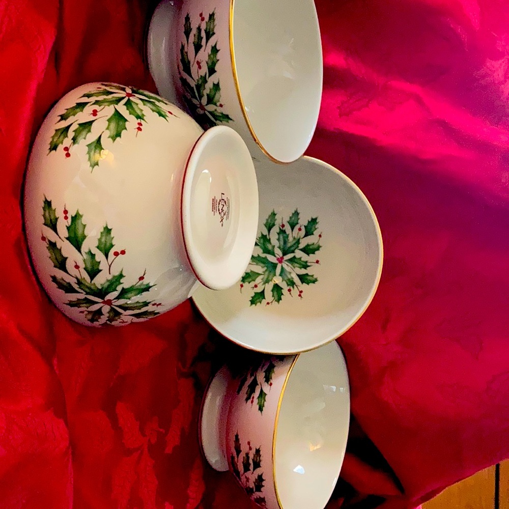 Round Serving Bowl With 4 Footed Bowls Lenox